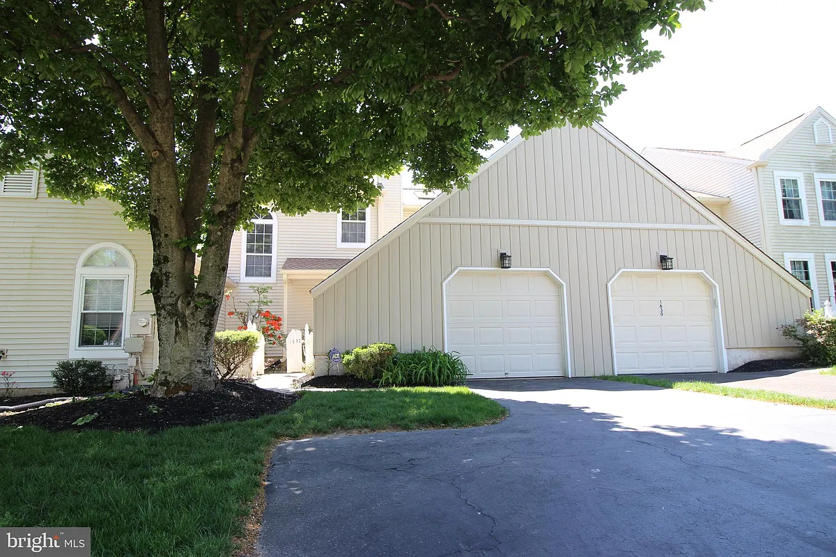 Building Photo - 1632 McNelis Dr
