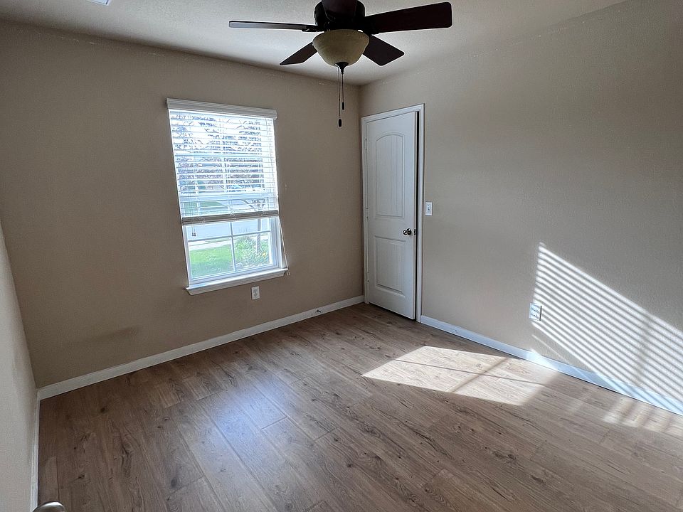 2nd image of 5813 Roderick Dr