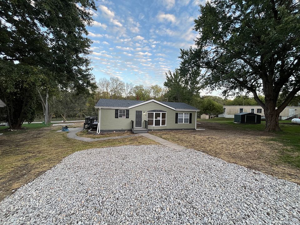 Front of house access on circle