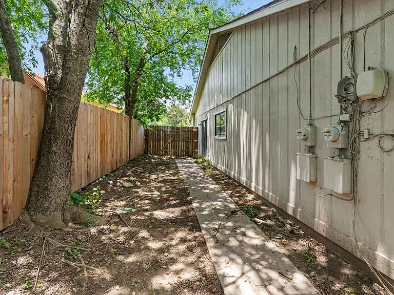 11411 Walnut Ridge Dr — Photo 36