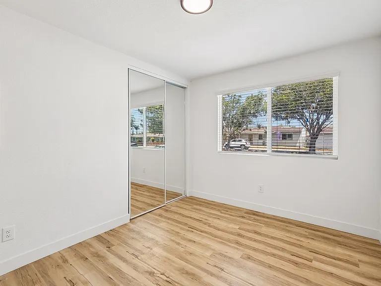 The Crest |NEWLY Renovated Studios, Lofts, 1, 2 & 3 Bedroom Homes Near the Beach — Photo 106