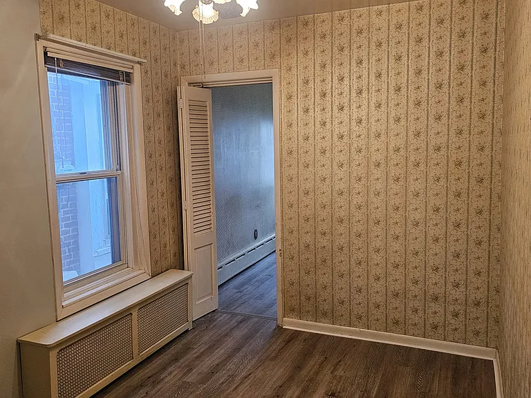 428 W Cedar St — Photo 3