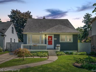 2714 Rochester Rd, Royal Oak, MI, 48073