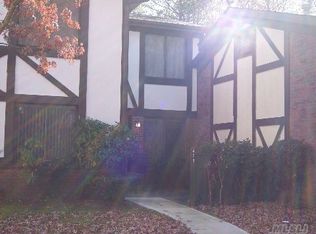 428 Birchwood Rd, Medford, NY 11763