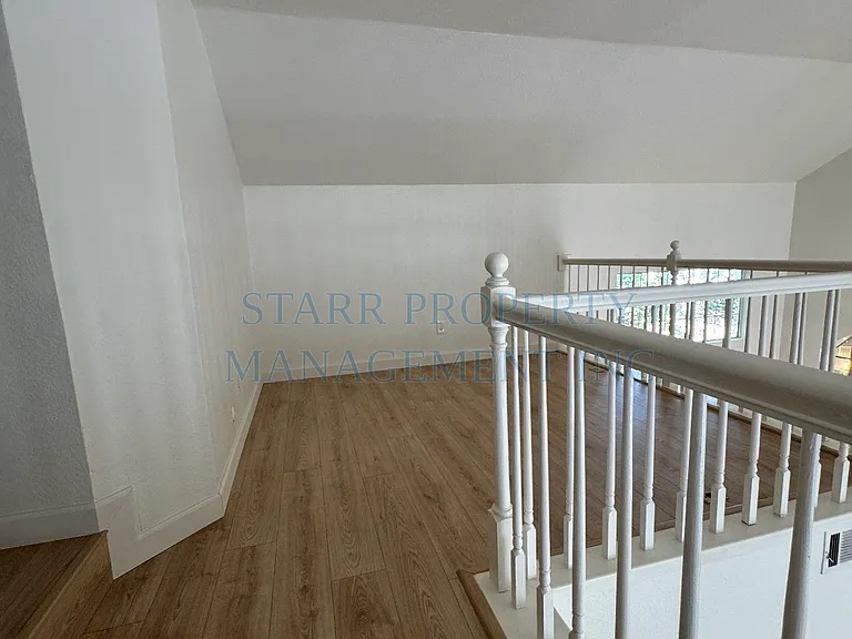 6059 Gentry Ave — Photo 10