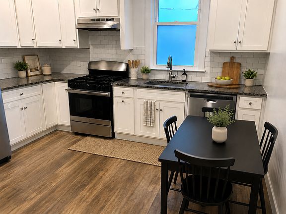 3rd image of 3 Prospect Row #1