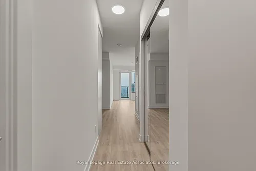 60 Central Park Dr Photo 1