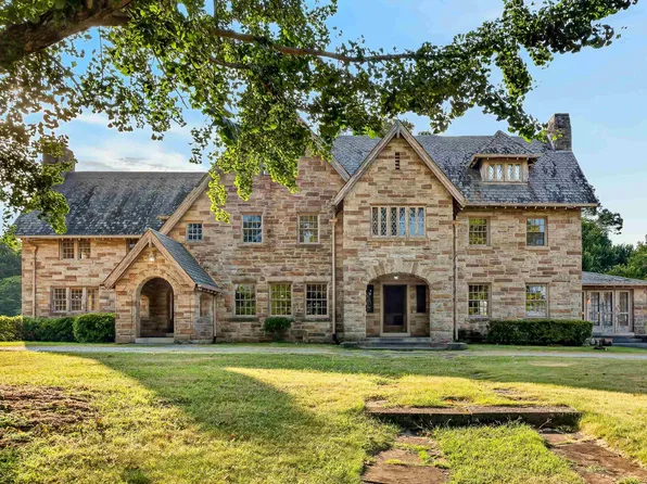 1453 Shades Crest Rd, Birmingham, AL 35226