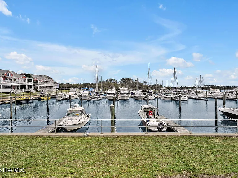 5006 Glen Cove Dr SE — Photo 10