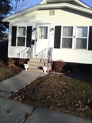 1st image of 736 E Schomer Ave