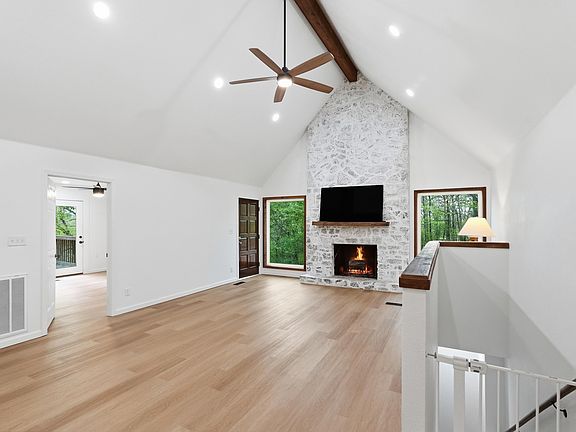 3rd image of 4029 Moss Rd