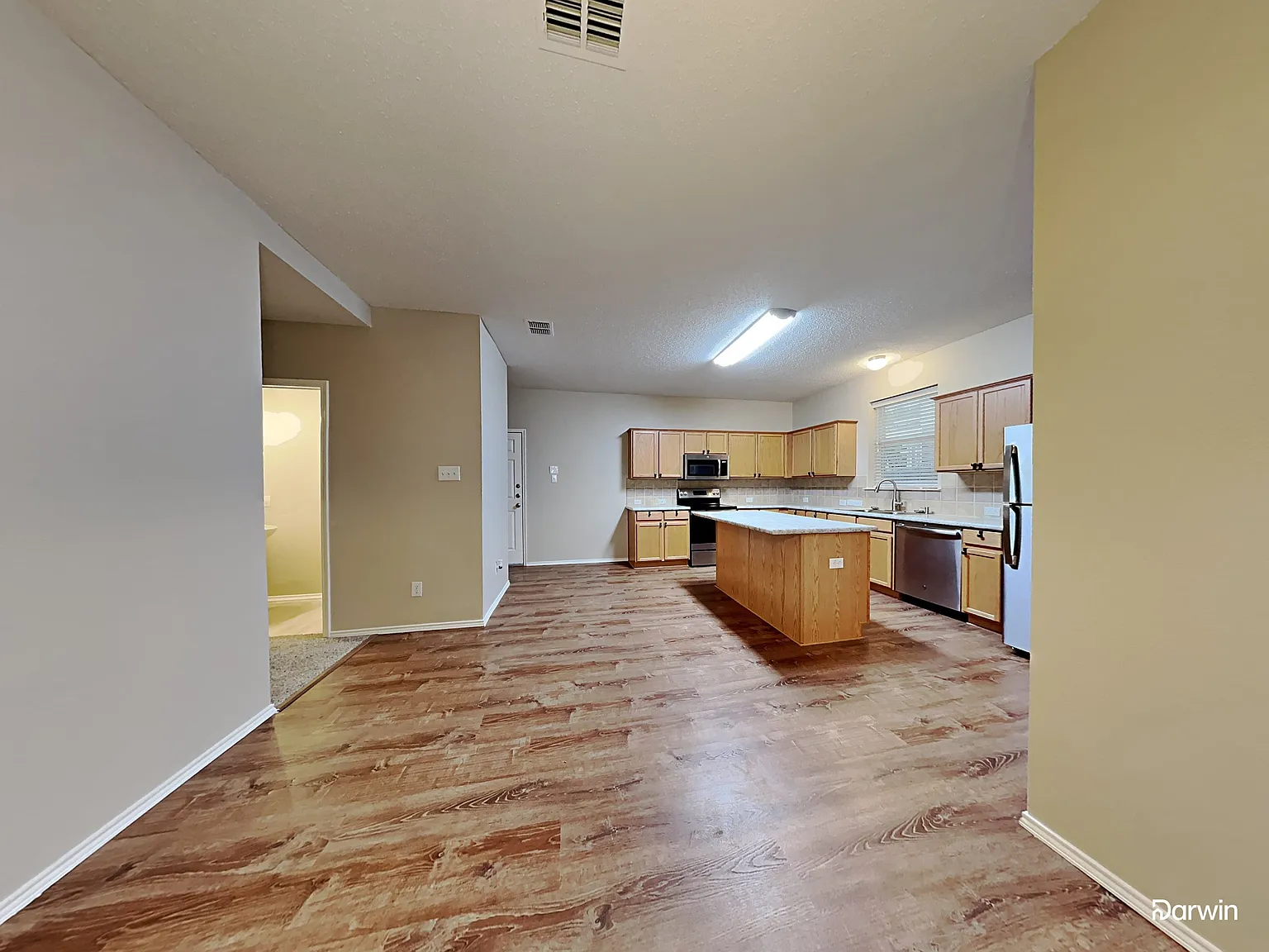 4 bed, 2.5 bath, 2815 sqft, $2,850 — Photo 2