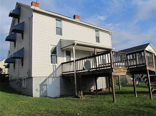 2nd image of 907-907 1/2 2nd St