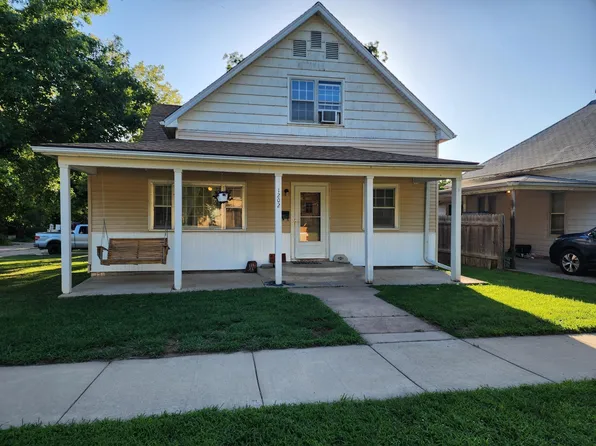 1202 N C St, Wellington, KS 67152