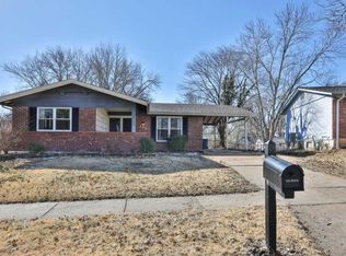 504 Blazedwood Dr, Ballwin, MO