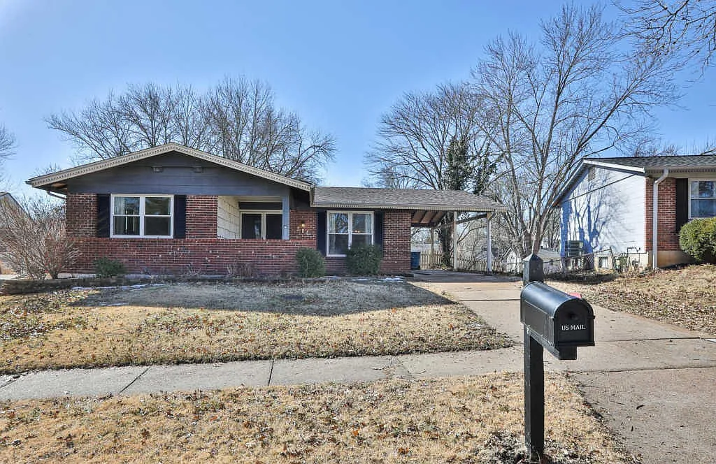 504 Blazedwood Dr photo 1
