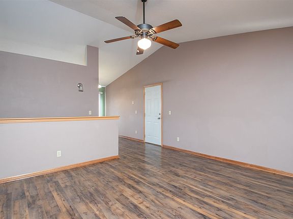 4th image of 5788 Pierce Ln