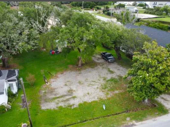 114 Lewistown Road, Beaufort, NC 28516