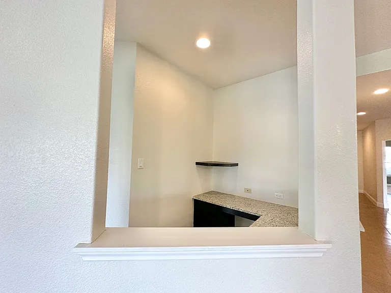 830 Old World Dr — Photo 9