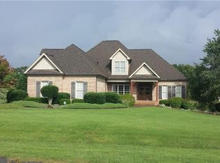 5202 Harvest Wind Ct, Kernersville, NC 27284