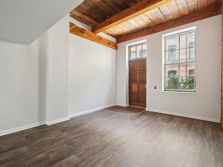 River Place Luxury Apartments — Photo 43