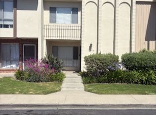 21296 Greenspray Ln, Huntington Beach, CA 92646