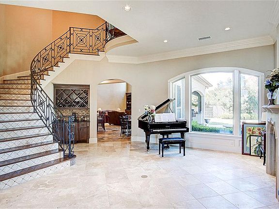 3rd image of 10410 Charter Lake Cir