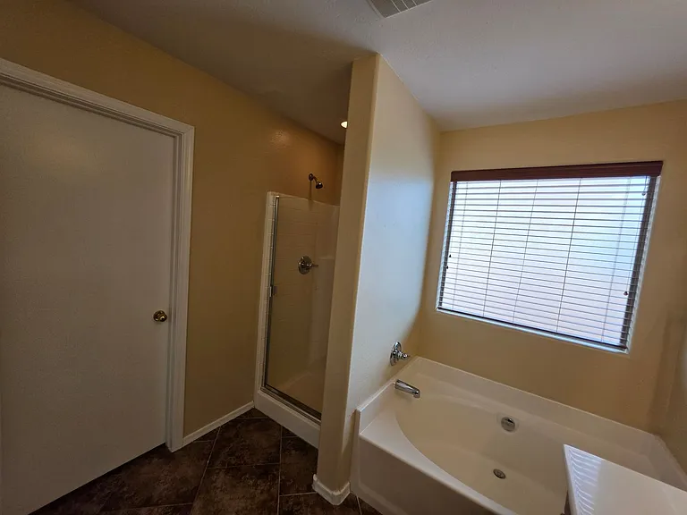 7805 S 48th Ln — Photo 28