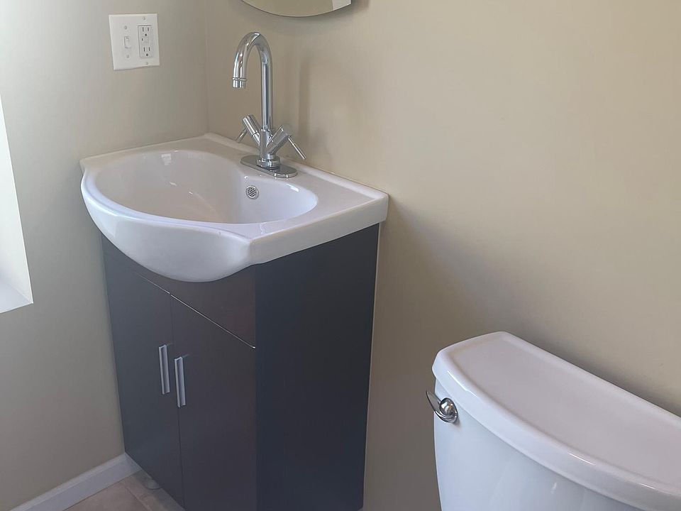 1st image of 2724 W Lunt Ave APT 3N