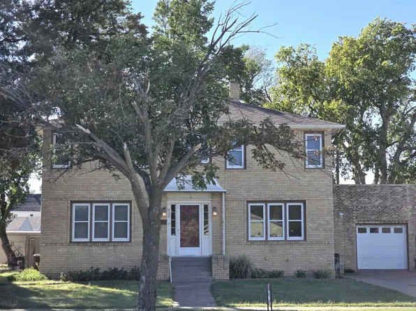 620 N Fossil St, Russell, KS 67665