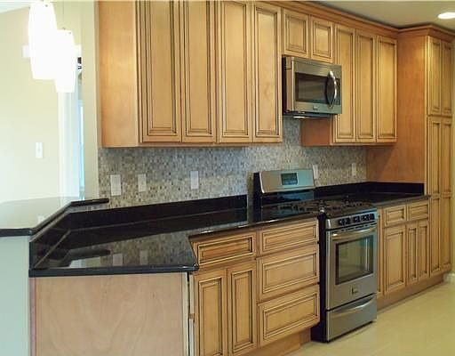 4th image of 118 Portage Pl