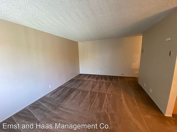 4th image of 240 E Burnett St #7
