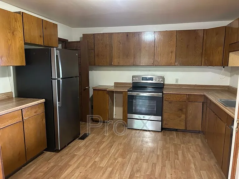 21090 Greycliff Rd — Photo 8