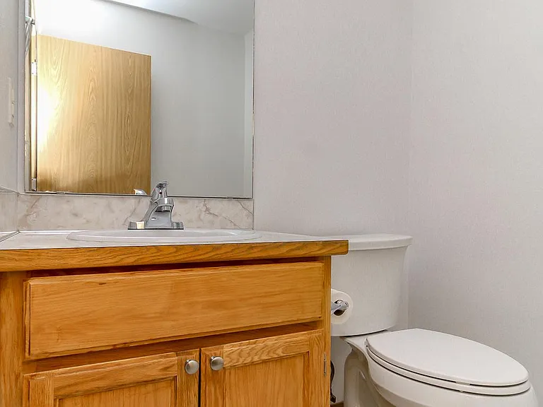 3307 S 43rd St — Photo 20