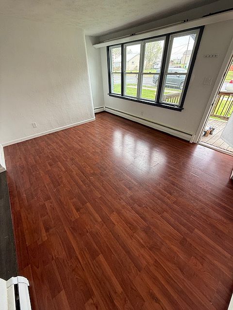 1st image of 104 Carbaugh Dr #104