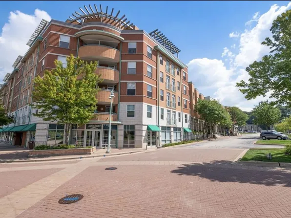 400 Village Cir #1, Willow Springs, IL 60480