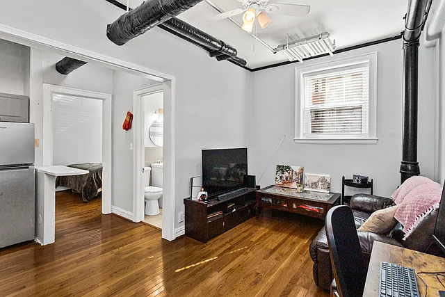 604 W Addison St #B4 — Photo 4