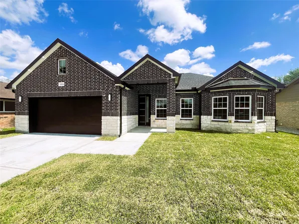 8914 Ivy Spring Ln, Houston, TX 77088