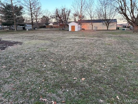 4th image of 10 Dement Rd