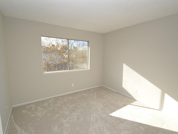 3rd image of 5497 Spinnaker Dr #3