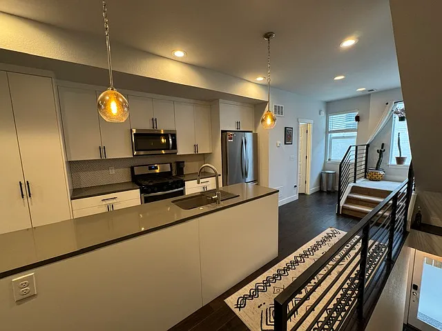 3372 S Pearl St #B — Photo 8