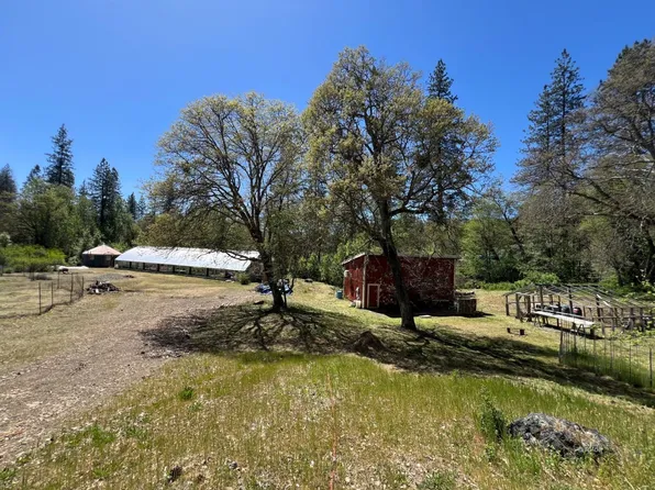 2261 Barker Valley Rd, Hayfork, CA 96041