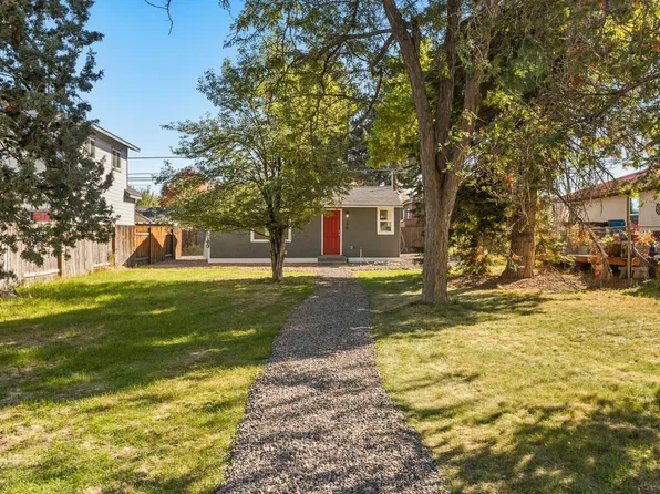 346 SW 12th St, Redmond, OR 97756