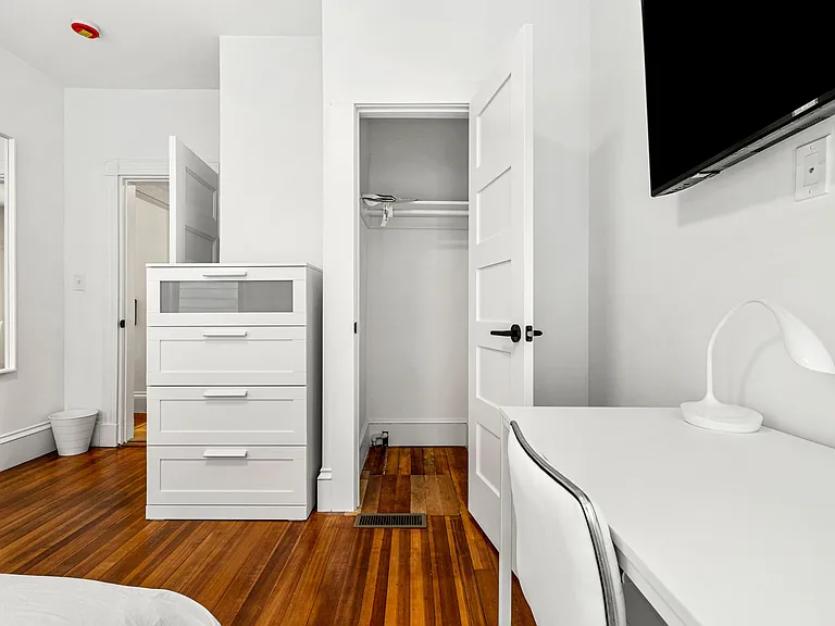 21 Sudan St #5 — Photo 4