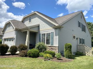 18 Meldon Cir, Queensbury, NY 12804