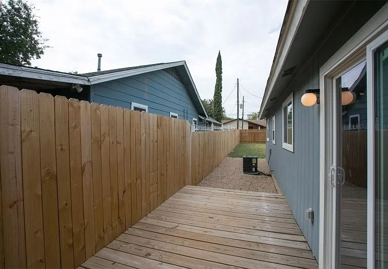 1103 Booker Ave #B — Photo 23