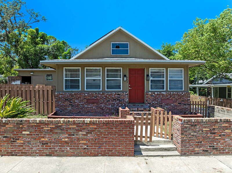 1st image of 166 Kingston Ave