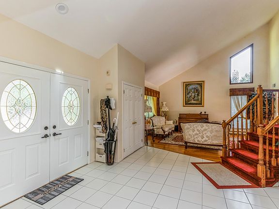 4th image of 108 Grandview Ln