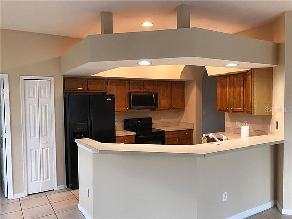 4th image of 14124 Leicester Ln #1