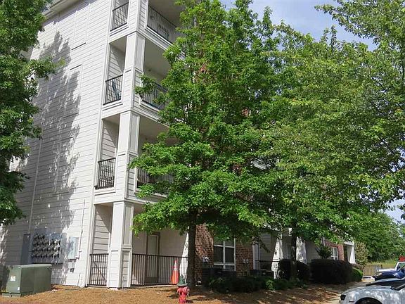 4th image of 600 13th St E APT 322